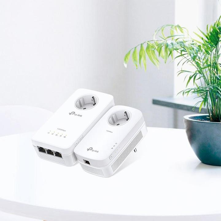 Actual product image TP-Link AV1200 GigabitPowerline ac WLAN KIT with front socket up to 1200Mbps powerline data rate Line... (1200 Mbit/s)