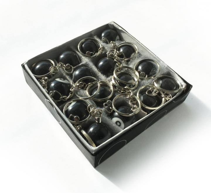 Schlüsselanhänger mit 8-Balls