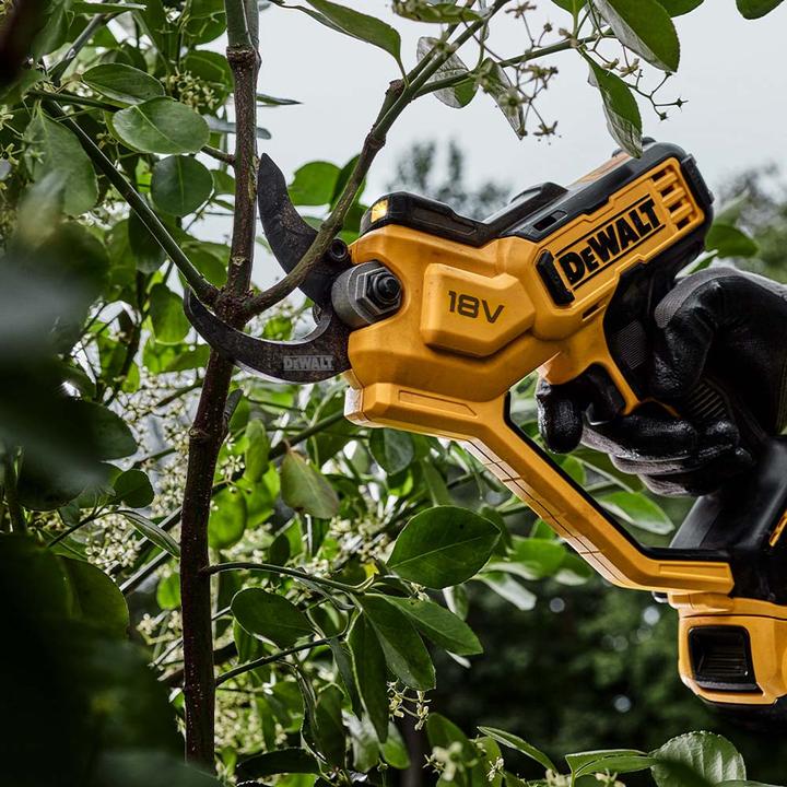 Actual product image DeWalt Battery lopping shears