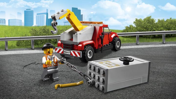 Immagine prodotto LEGO Un carro attrezzi sulla strada (60137, LEGO City)