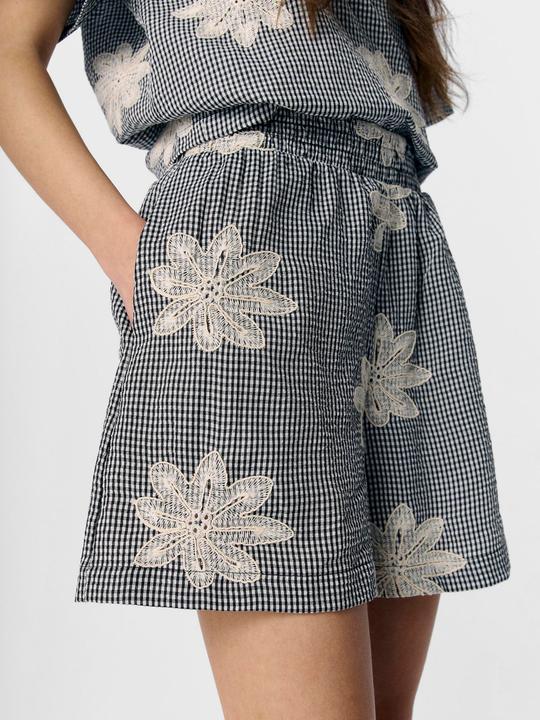 Produktbild Object Bestickte Shorts (44)