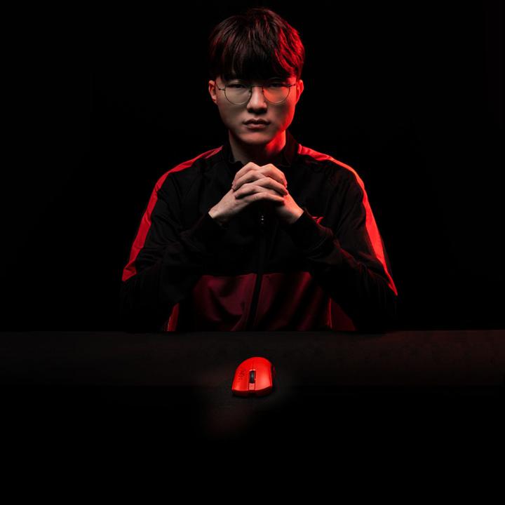 Immagine prodotto Razer Deathadder V3 Pro Faker Edition (Senza fili, Cablato)