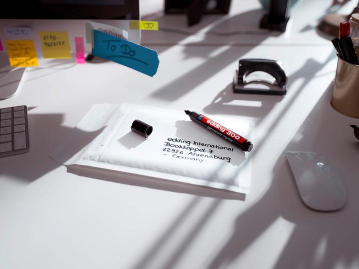 Productafbeelding Edding 300 permanent marker, geassorteerde kleuren 1,5 - 3,0 mm, 4 st. (Veelkleurig, 3 mm, 4 x)