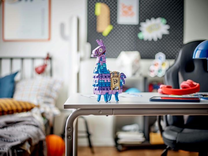Actual product image LEGO Vorratslama (77071, LEGO Fortnite)