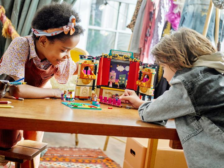 Produktbild LEGO Andreas Theaterschule (41714, LEGO Friends)