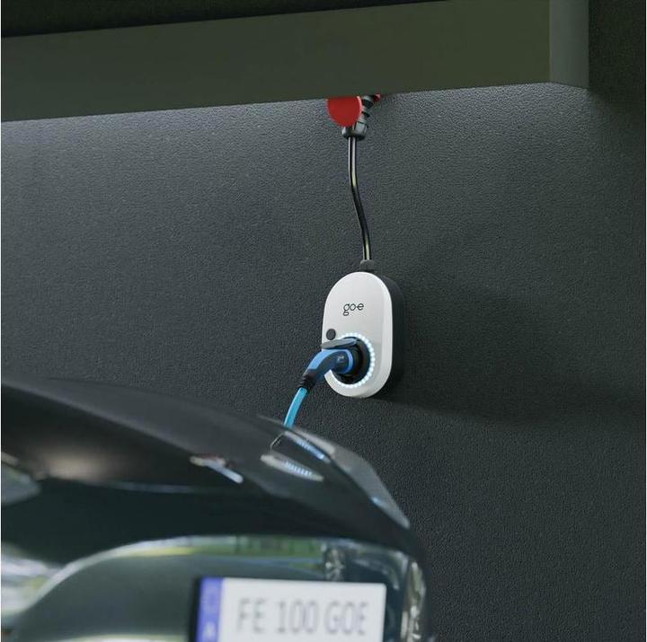 Actual product image Go-E Gemini flex (Type 2, 22 kW, 32 A, CEE 16)