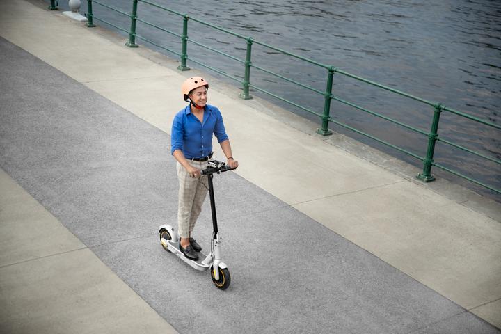 Actual product image Segway-Ninebot MAX G30LE (25 km/h, 40 km, 350 W)