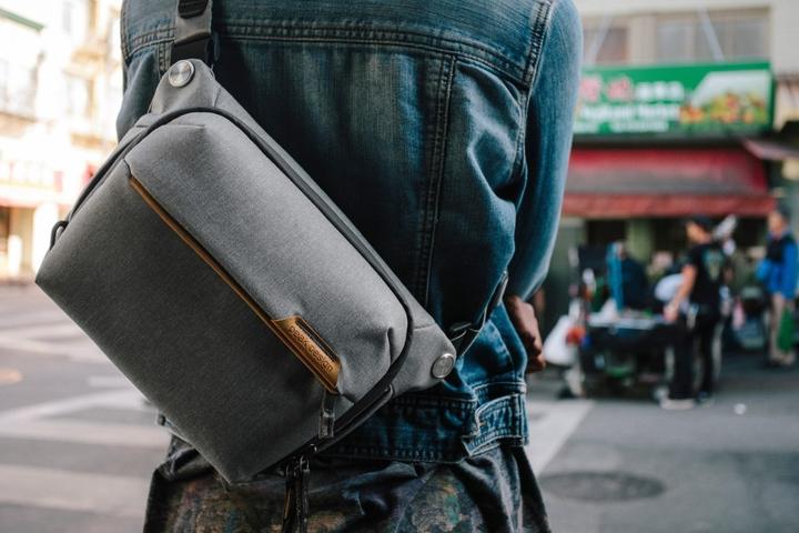 Actual product image Peak Design Everyday Sling 3L (Camera hip bag, Camera shoulder bag, 3 l)