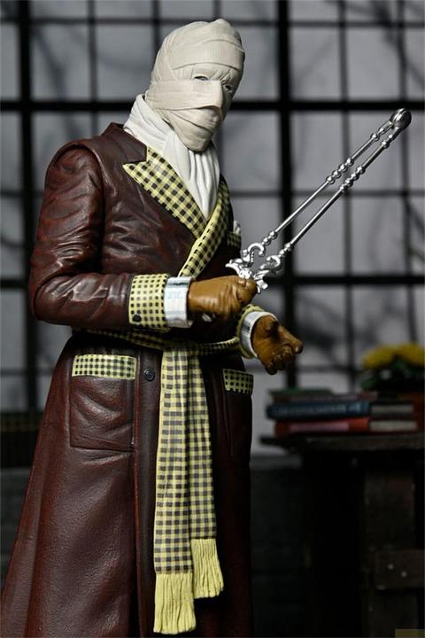 Actual product image Neca Universal Monsters Action Figure Ultimate Invisible Man (Kemp House) (Colour) 18 cm