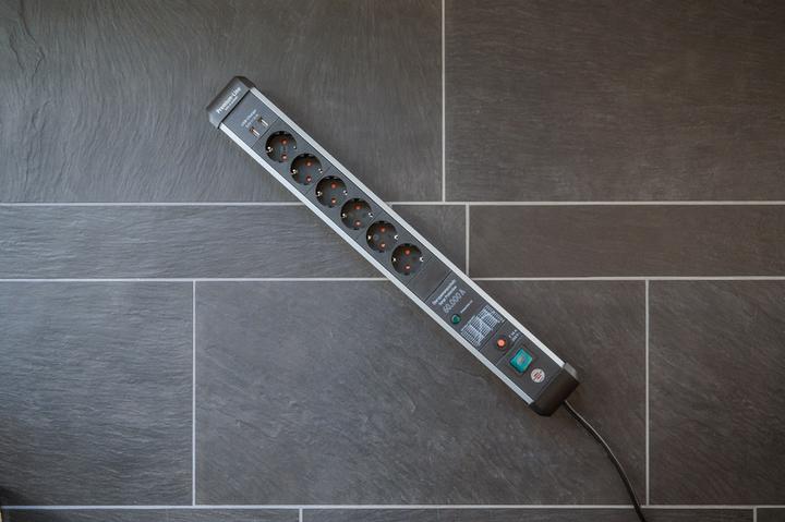 Produktbild Brennenstuhl Premium-Protect-Line (6 x, USB, 3 m)