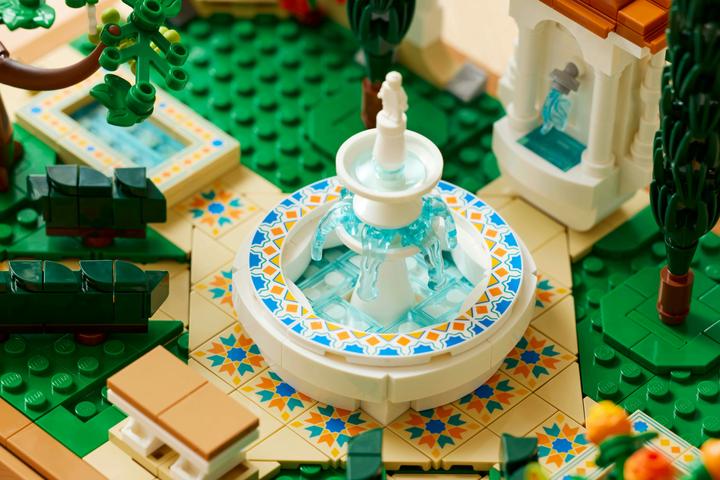 Produktbild LEGO Springbrunnen Garten (10359, LEGO Icons)