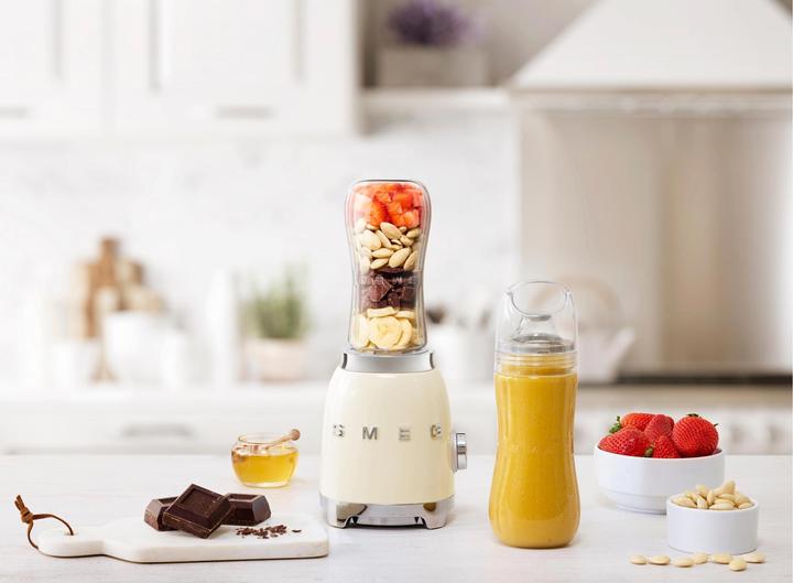 Actual product image Smeg PBF01CREU 50's Style Mini Stand Mixer, cream (300 W)