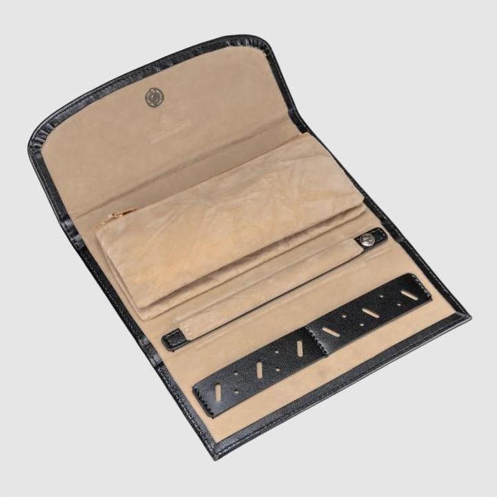 Actual product image Windrose Merino jewellery roll leather 20 cm