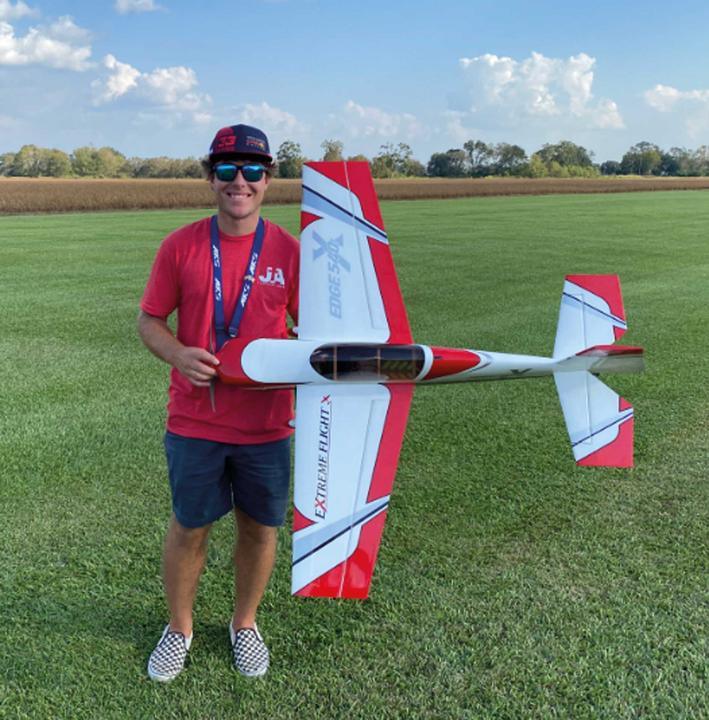 Produktbild Extremeflight-RC edge 540t 48" v2 plus rot/weiss arf mit tragflächen-schnellverschluss