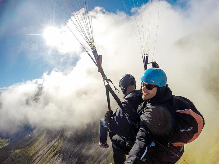 Produktbild Smartbox Tandem-Paragliding-Flug nach Davos für 2 Personen (2 Pers.)