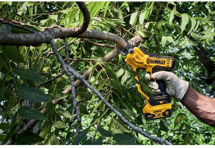 Actual product image DeWalt Battery lopping shears