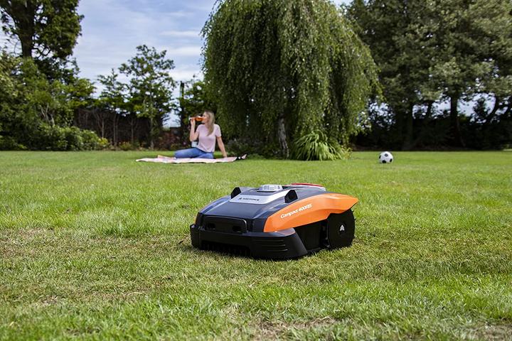 Actual product image Yard Force Compact 400RiS robotic mower (400 m²)