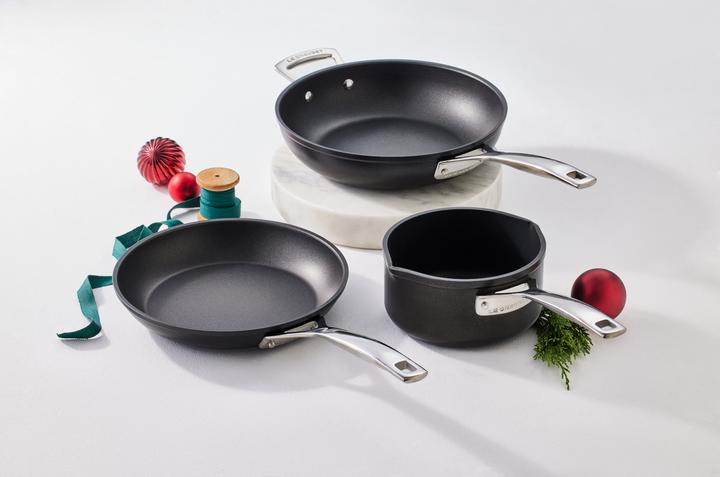 Produktbild Le Creuset Aluminium-Antihaft Pfannen-Set 24/26 cm, Milchtopf (Kochtopf, Aluminium)