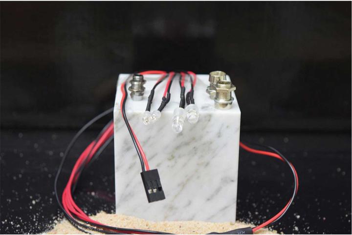 Image du produit Absima LED mis en blanc/rouge avec support en aluminium