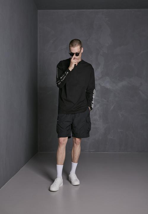 Actual product image Urban Classics Nylon Cargo Shorts (XL)
