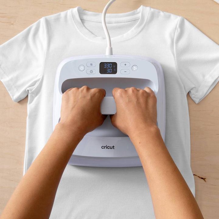 Produktbild Cricut Aufbügelfolie Joy Xtra Smart 24.1 x 61 cm, Schwarz