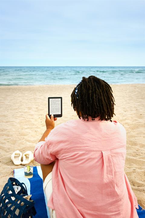 Actual product image Kobo Clara 2E (6", 16 GB, Deep Ocean Blue)