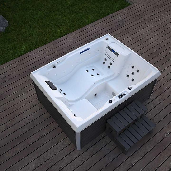 Immagine prodotto Home Deluxe Idromassaggio da esterno HOME-STAR, 24 getti massaggianti LED, gradini e copertura termica, 3 (3 pers.)
