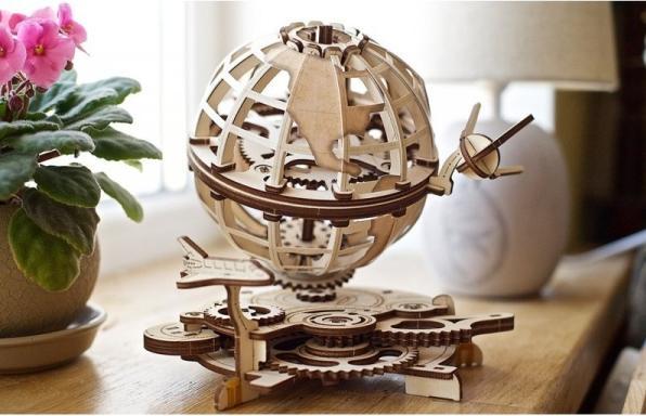 Actual product image Ugears Globe