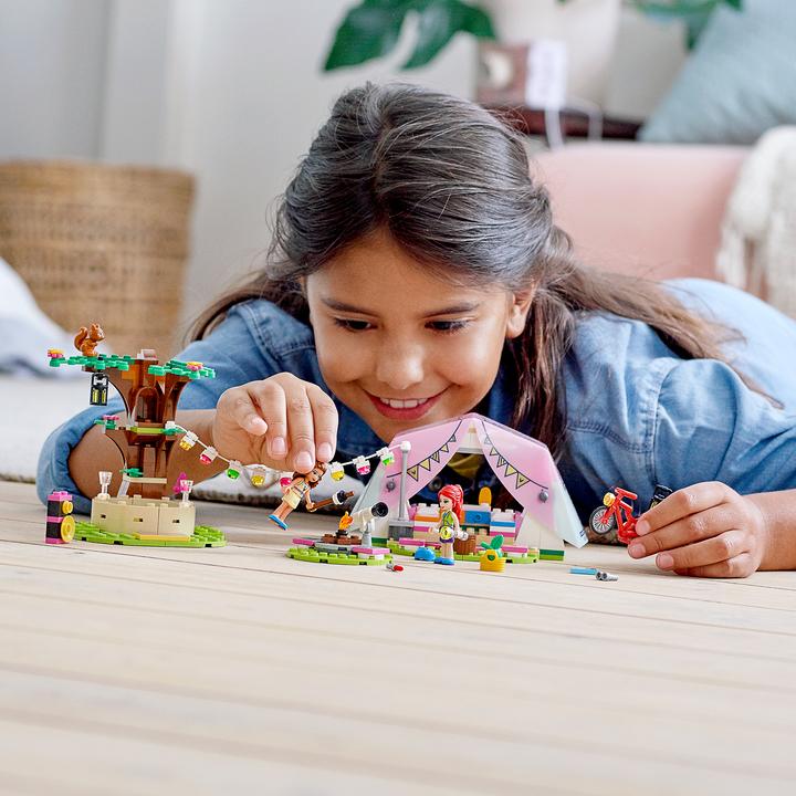 Produktbild LEGO Camping in Heartlake City (41392, LEGO Friends)