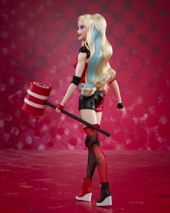 Productafbeelding Barbie Signature Harley Quinn Sammlerpuppe mit beweglichem Körper, ikonischem Outfit und Schlägel