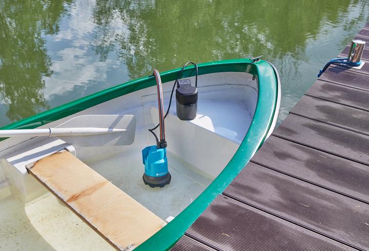 Actual product image Gardena Akku-Klarwasser-Tauchpumpe 20002 (Clear water pump)