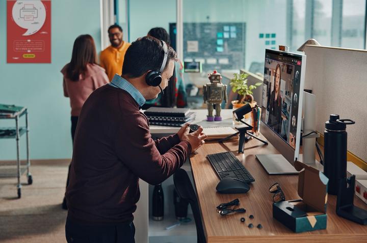 Actual product image Poly Headset Voyager Focus 2 MS (Wireless, Cable, USB-A)