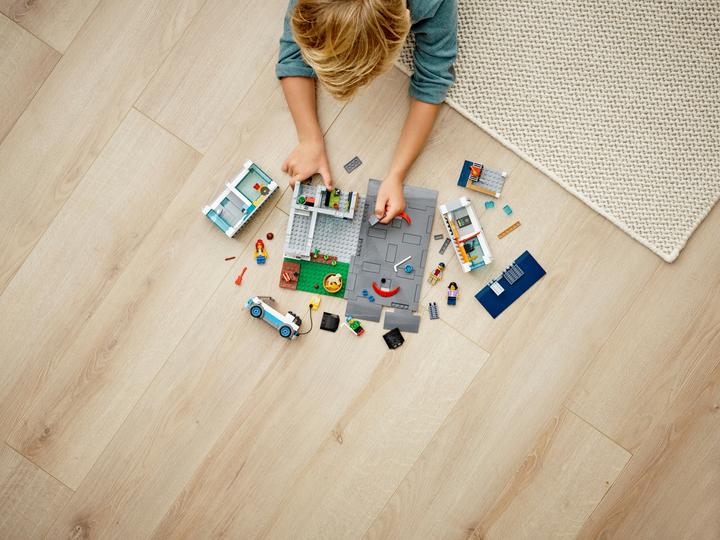 Produktbild LEGO Modernes Familienhaus (60291, LEGO City)