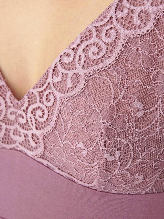 Actual product image Triumph Amourette Nightdress (38)