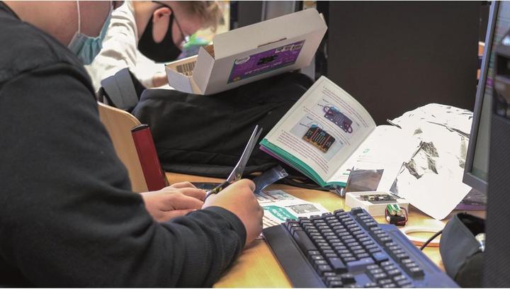 Produktbild Joy-it cej-MB-Set01 Electronic Adventure Micro Bit Programmieren Experimentier-Box ab 8