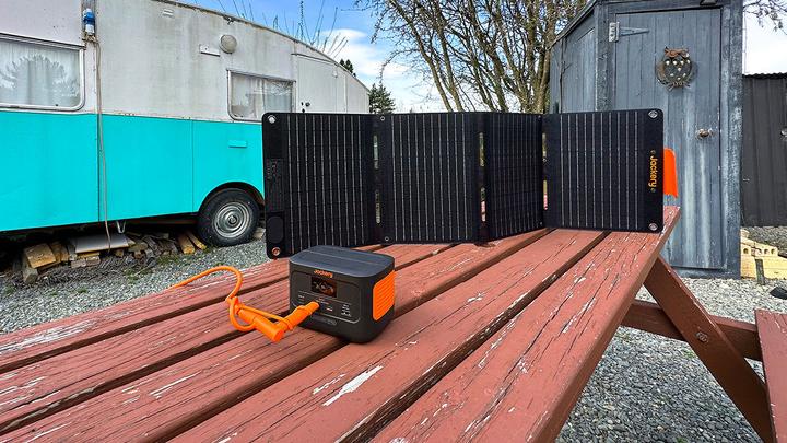 Actual product image Jackery Explorer 100 Plus (99 Wh, 0.97 kg)