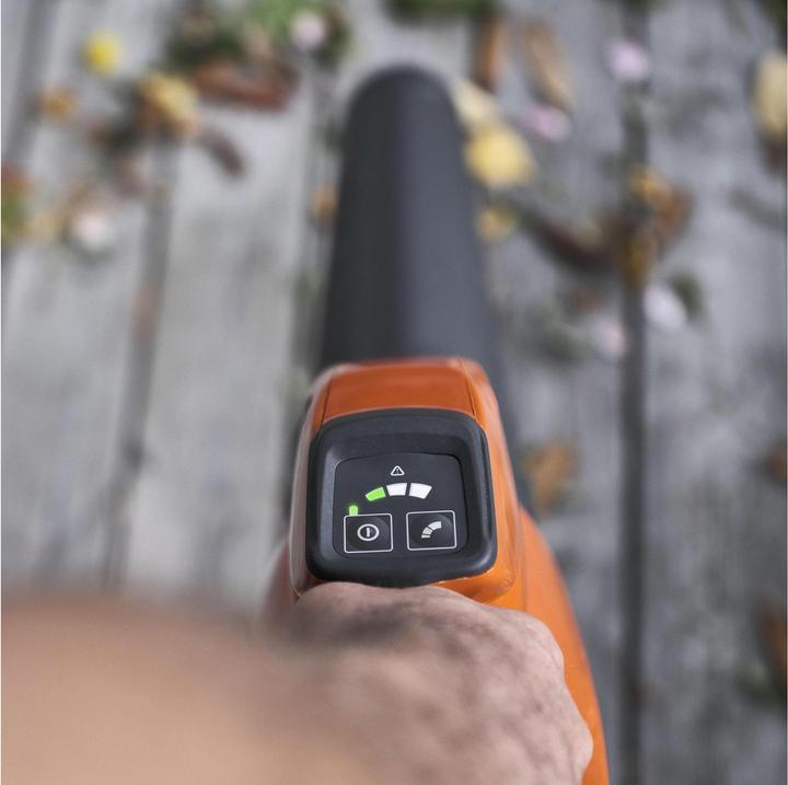 Actual product image Husqvarna 120IB KIT including battery and charger (Rechargeable battery operated, Leaf blower)