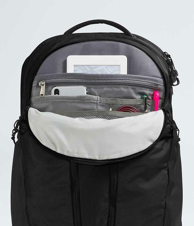 Actual product image North Face Surge (28 l)