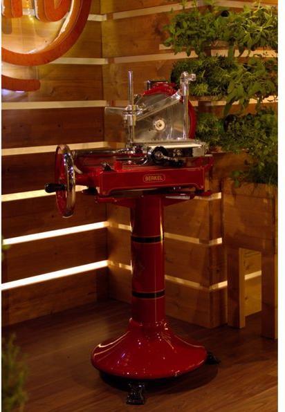 Produktbild Berkel Volano P15 rot/gold Aufschnittmaschine