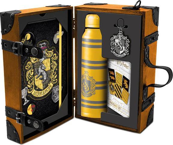 Produktbild Pyramid Harry Potter Premium Geschenkbox Colorful Crest Hufflepuff (A5)