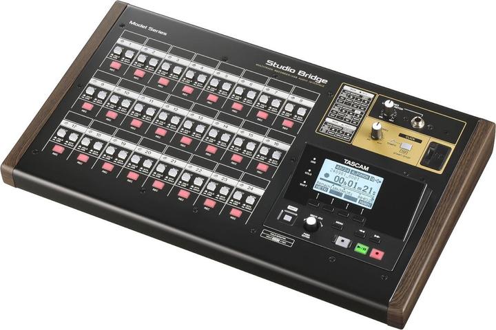 Actual product image Tascam Studio Bridge - 24-ścieżkowy rejestrator dźwięku / interfejs audio/MIDI