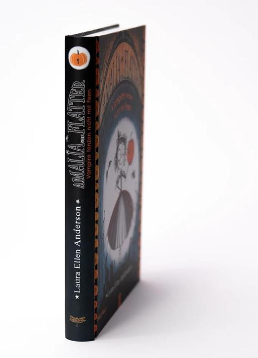 Actual product image Amalia von Flatter. Vampire tanzen nicht mit Feen (Band 1) (German, Laura Ellen Anderson, 2022)