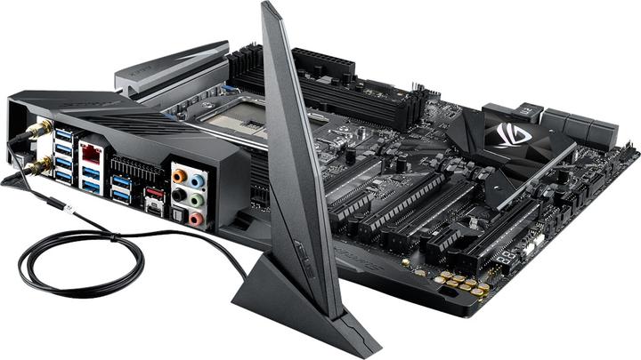 Produktbild ASUS ROG Strix X399-E Gaming (TR4, AMD X399, E-ATX)