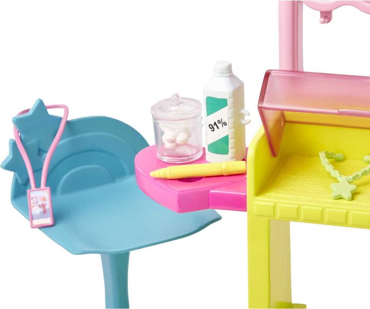 Image du produit Barbie Skipper First Jobs™ Doll and Accessories