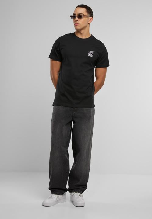 Produktbild Mister Tee MisterTee 8Ball Cherry EMB Tee - 185353 (L)