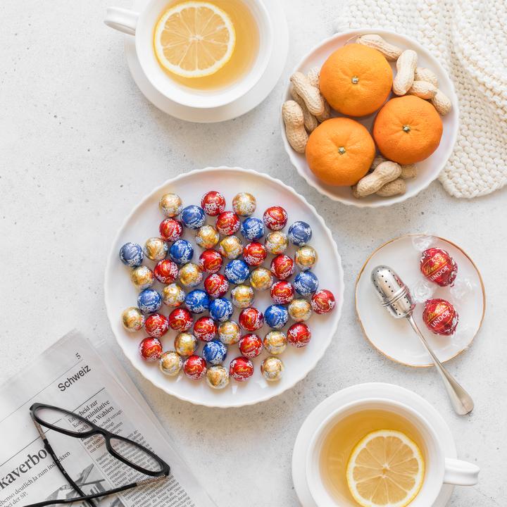 Produktbild Lindt Mini Lindor Assortiert Weihnachten (800 g)