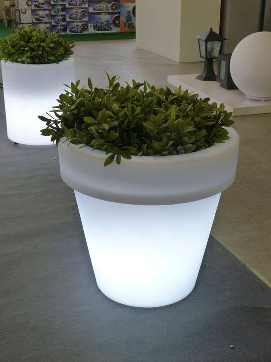 Newgarden MAGNOLIA 60 LED vaso illuminato, grande fioriera rotonda, da esterno E27 ø57x57cm IP65