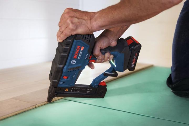 Produktbild Bosch Professional Akku-Holzklammerer GTH 18V-38 M