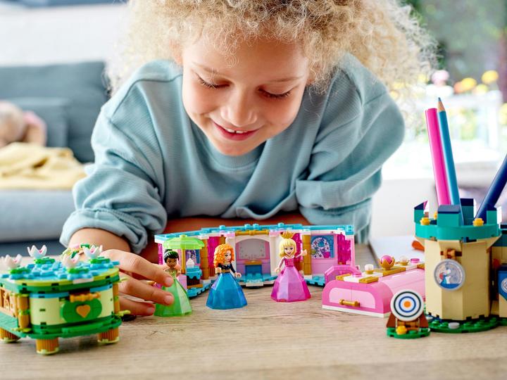 Immagine prodotto LEGO Le magie di Aurora, Merida e Tiana funzionano (43203, LEGO Disney)