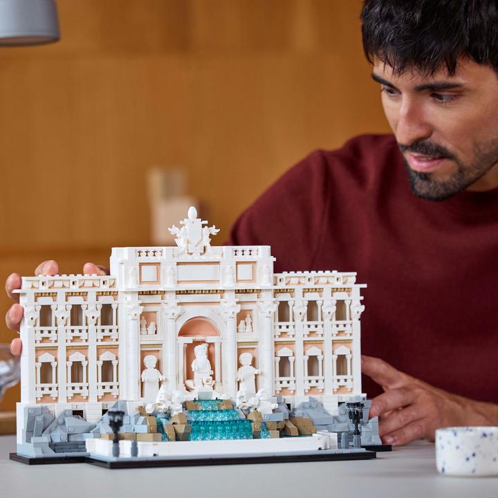 Actual product image LEGO Trevi Fountain (21062, LEGO Architecture)